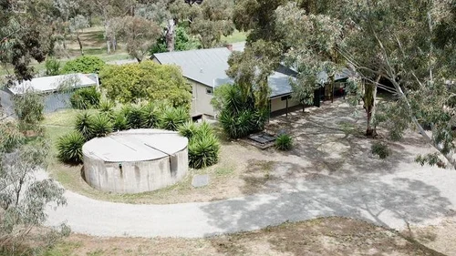 Casa a fost inițial atelierul unui fierar, ulterior fiind transformată în școală FOTO: Real Estate