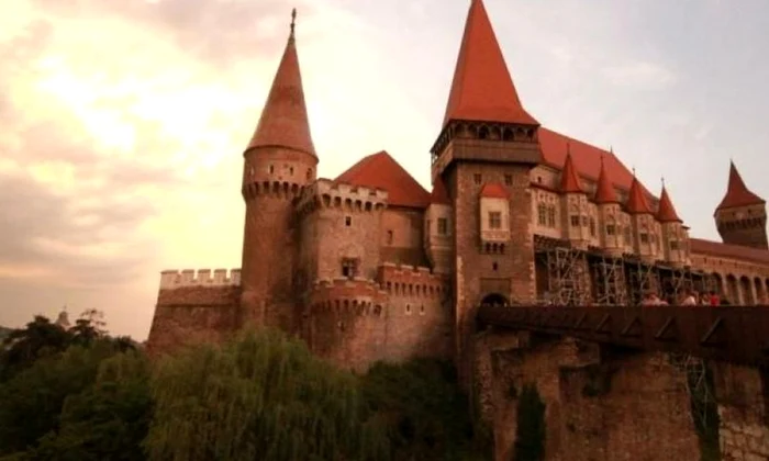 Castelul din Hunedoara va fi gazda primului târg european al castelelor jpeg