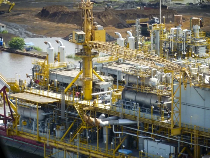 Gigantul brazilian Petrobras a cheltuit 14 miliarde de dolari pentru realizarea unui imens complex petrochimic de care s-a ales praful şi care nu va fi gata decât parţial şi abia în 2023 FOTO AFP