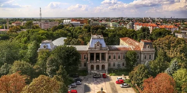 calarasi palatul prefecturii in stare avansata de degradare foto facebook/cjc