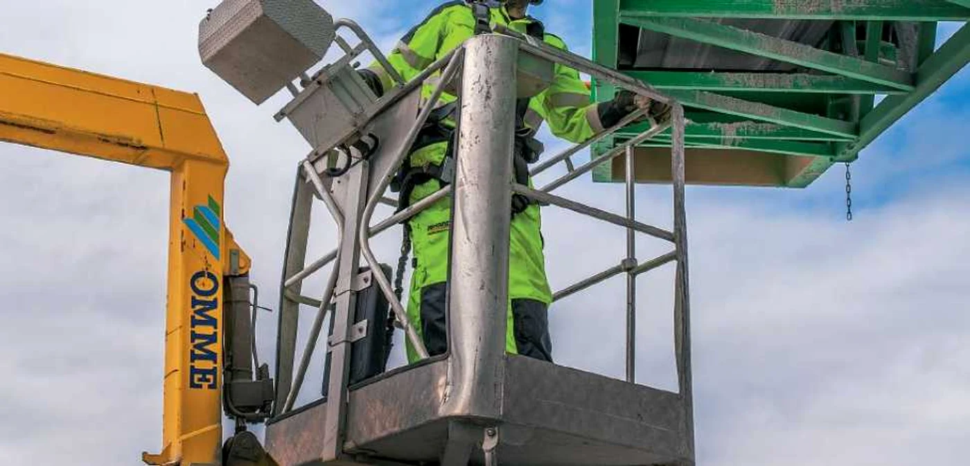 Grupul HeidelbergCement  esfăşoară activităţi în 2.300 de locaţii din peste 40 de ţări, având aproximativ 45.000 de angajaţi