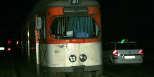 Tramvaiele sunt blocate pe linii. 