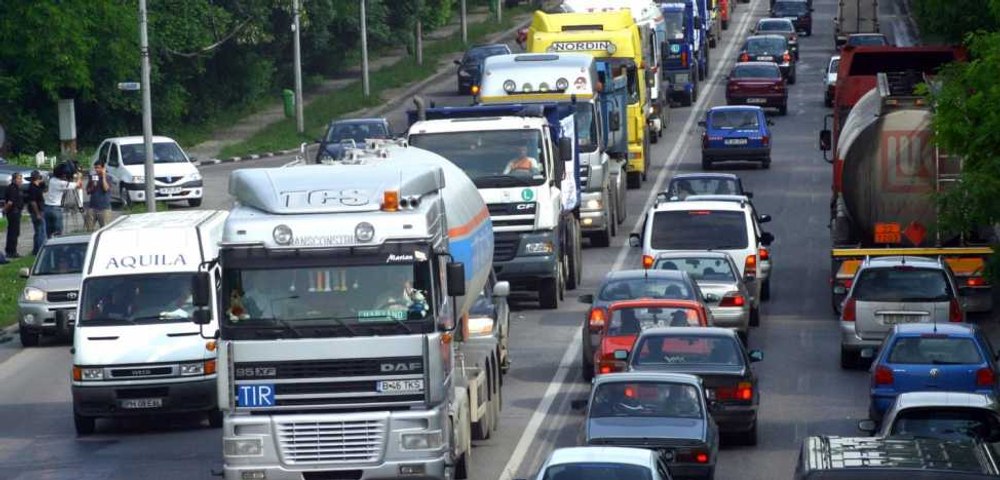 Transportatorii vor protocoale cu asiguratori din afara ţării pentru poliţe RCA