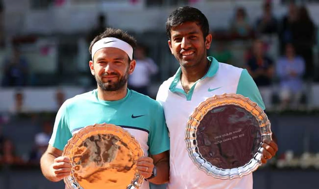 
    Florin Mergea (stânga) şi indianul Bopanna  