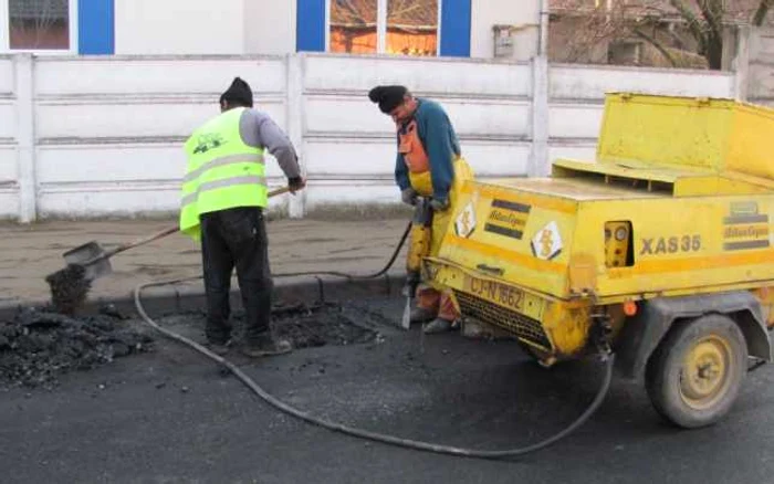 Muncitorii din construcţii stau acasă peste iarnă