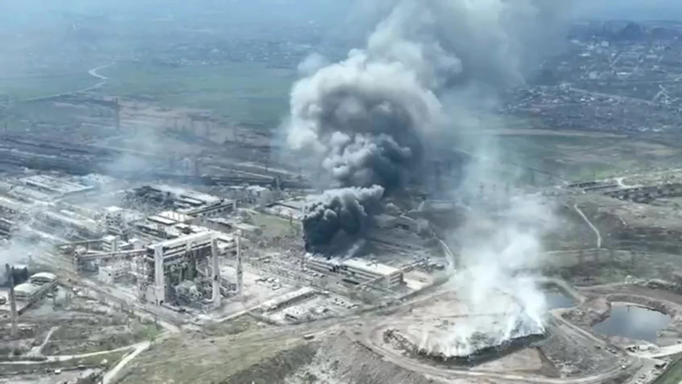 Complexul industrial  Azovstal, lovit de bombe  distrugătoare de buncăre