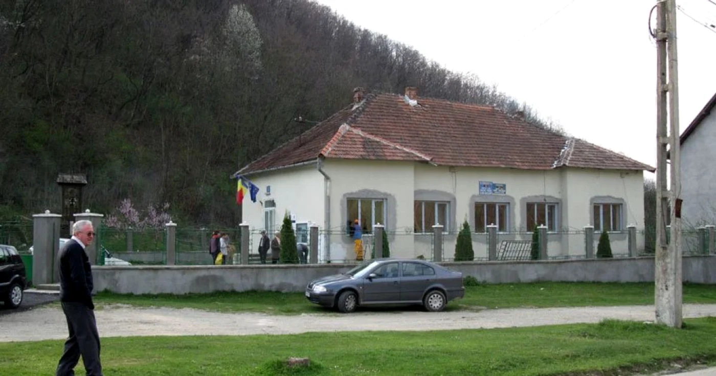 Primîria comunei Ceru Băcăinţi