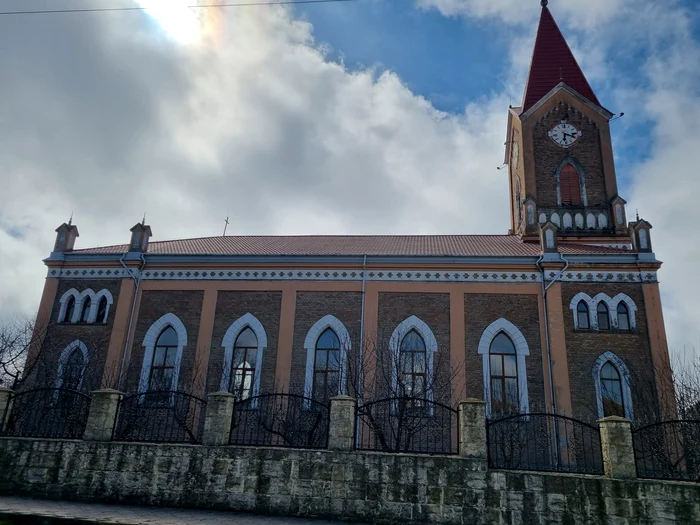 Biserica catolica din Mihail Kogalniceanu