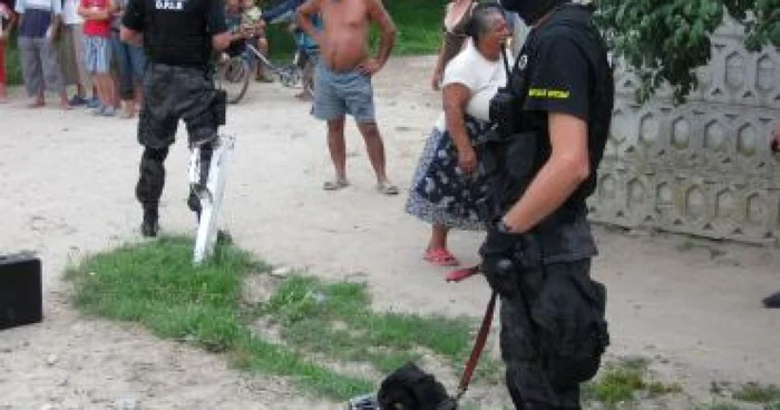 Timişoara: Un sat bănăţean stă pe un butoi de pulbere din cauza romilor