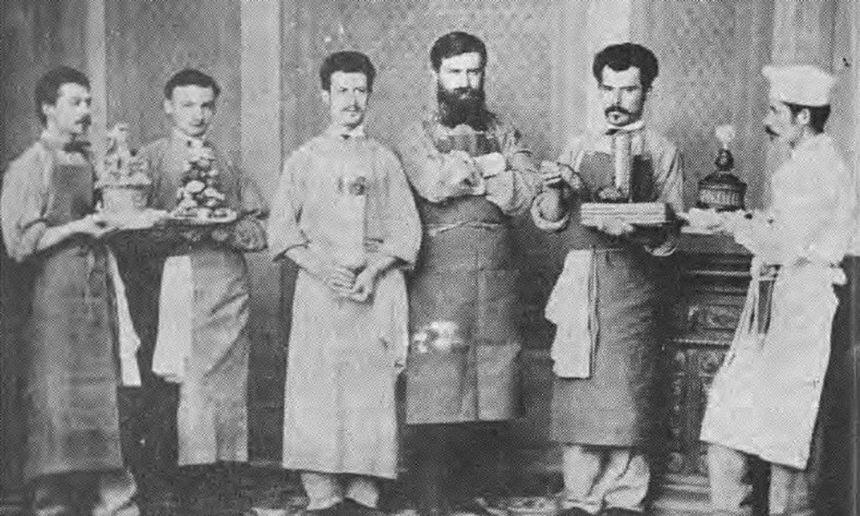 Grigore Capșa și angajații săi 1872. SURSĂ „Gazeta Municipală” 14 iulie 1940