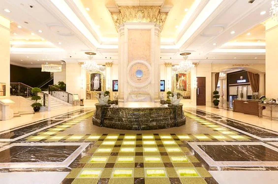 Hotelul Grand Emperor din Macao era cunoscut pentru podelele placate cu aur