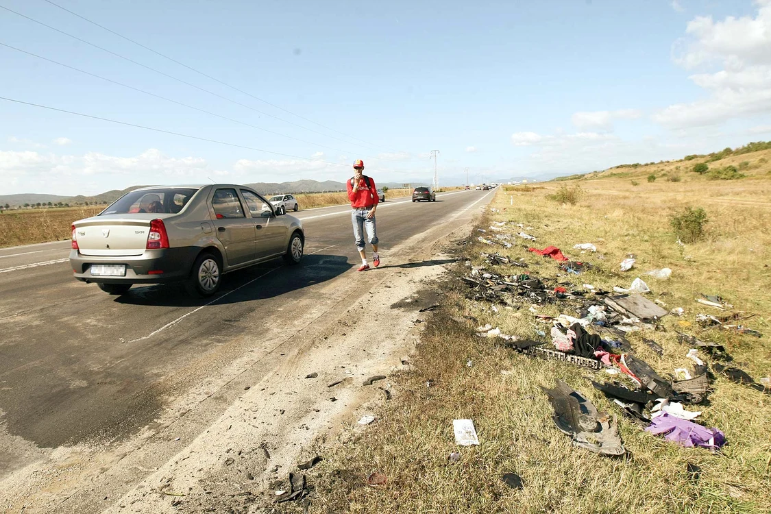 
    Acest segment de drum e extrem de periculos. Aici a avut loc și tragicul accident Foto: Dorin Constanda   