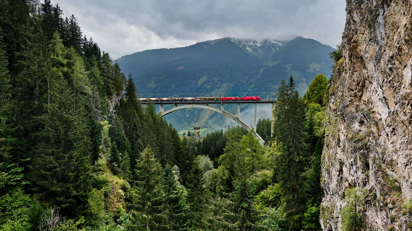 Tauernbahn – rută feroviară spectaculoasă și strategică prin Alpi Foto Stern