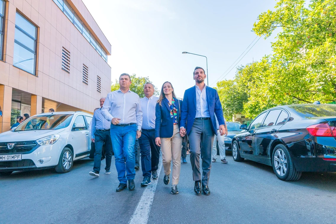 2 andreea esca tibi useriu toma coconea nicolae al romaniei si alina maria inaugurarea via transilvanica 9 jpg jpeg