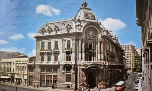 1970. Ilustrată cu sediul Bibliotecii de Stat din str. Ion Ghica nr. 4 (© SJAN Olt, Colecția Documente Fotografice, F VII 305)