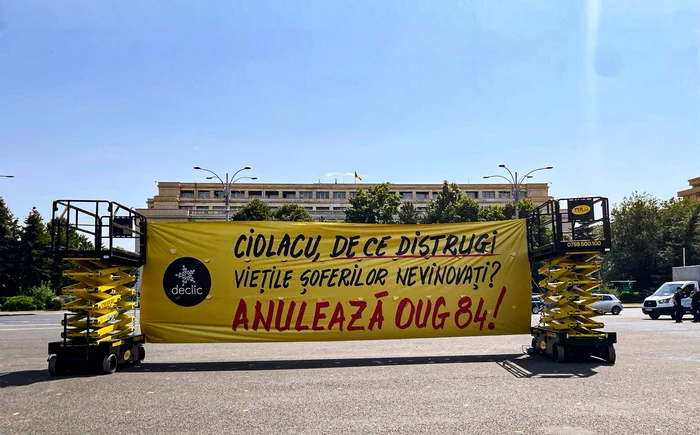 Mesajul Declic: „Ciolacu, de ce distrugi viețile șuferilor nevinovați? Anulează OUG 84!” - Facebook