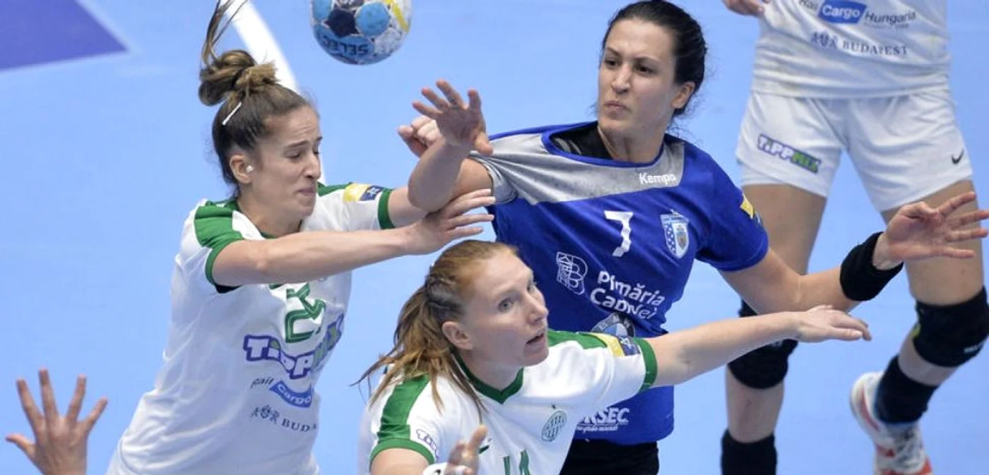 Andrea Lekici (în albastru) n-a putut salva CSM de la înfrângere