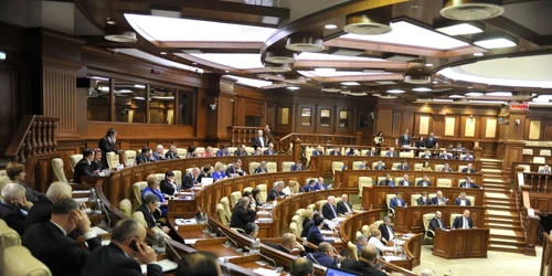 Parlament FOTO Constantin Grigorita