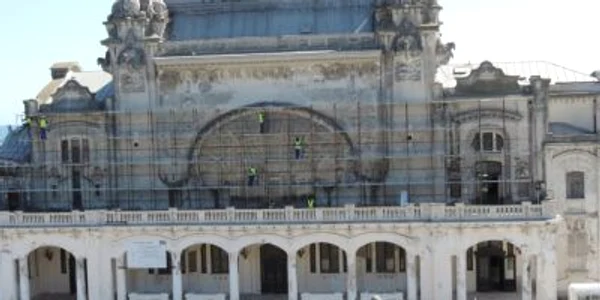 Cazinoul din constanta imbracat in schele FOTO Radu Cornescu