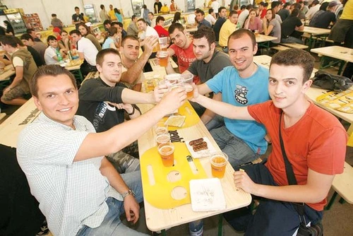 În toată ţara au loc festivaluri de bere şi târguri de toamnăfoto: arhivă