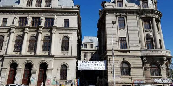 baner Universitatea Bucuresti protest