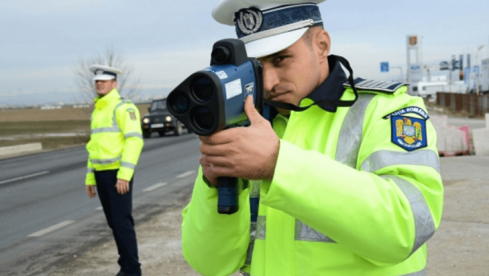 Amenda primită pentru viteză mare în localitate. Pățania unui tânăr din Ialomița