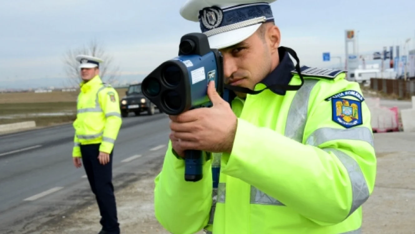 Şoferul a fost surprins cu aproape 200 de km/h, pe autostrada A3