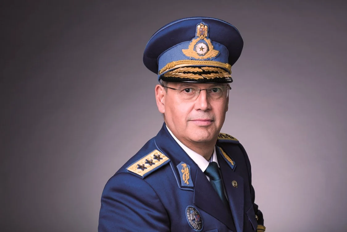 
    Dumitru Dorin Prunariu împlinește 67 de ani. În prezent, este general-locotenent în rezervă. Respect!FOTO: Facebook  