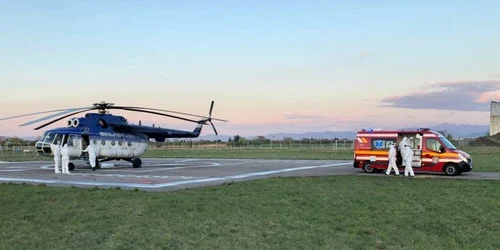 Transfer pacienţi cu coronavirus în stare gravă 23 aprilie 2020 FOTO DSU