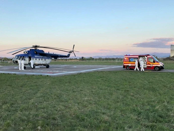 Transfer pacienţi cu coronavirus în stare gravă 23 aprilie 2020 FOTO DSU