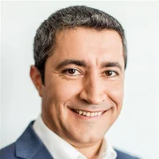 Mihail Ion, Vicepreședinte Retail Raiffeisen Bank România png