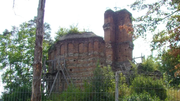 Biserica Sân Nicoară din Curtea de Argeș, vandalizată  Monumentul istoric din secolul al XIV lea, în pericol de dispariție  jpeg