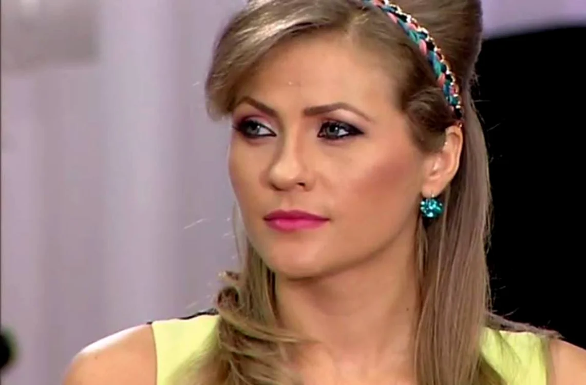 
    Mirela este însărcinată în aproximativ cinci luniSursă foto:captură Antena Stars  