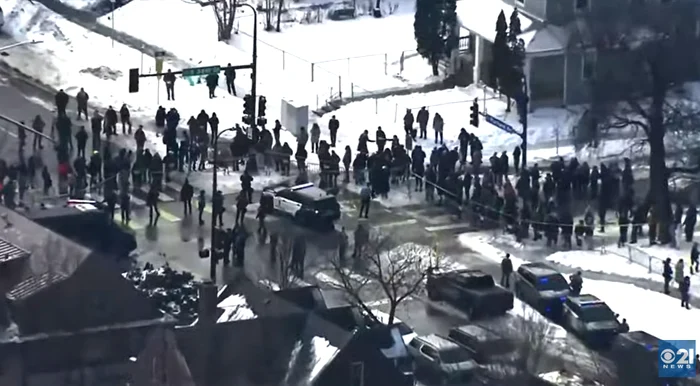 O femeie a fost împușcată de un agent federal în Minneapolis FOTO: Captură video