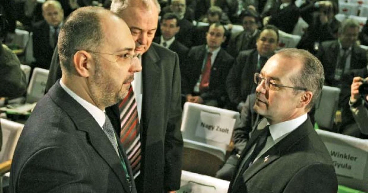Kelemen Hunor (stânga) a negociat cu Emil Boc sprijinirea unui candidat comun pentru şefia Senatului  