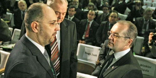 Kelemen Hunor (stânga) a negociat cu Emil Boc sprijinirea unui candidat comun pentru şefia Senatului  