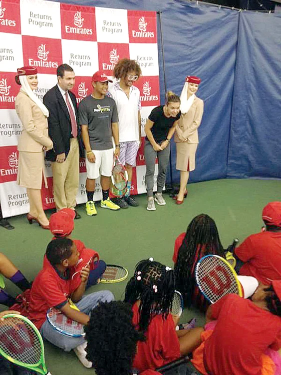 
    Simona, alături de Redfoo, la New HavenFoto: Twitter  