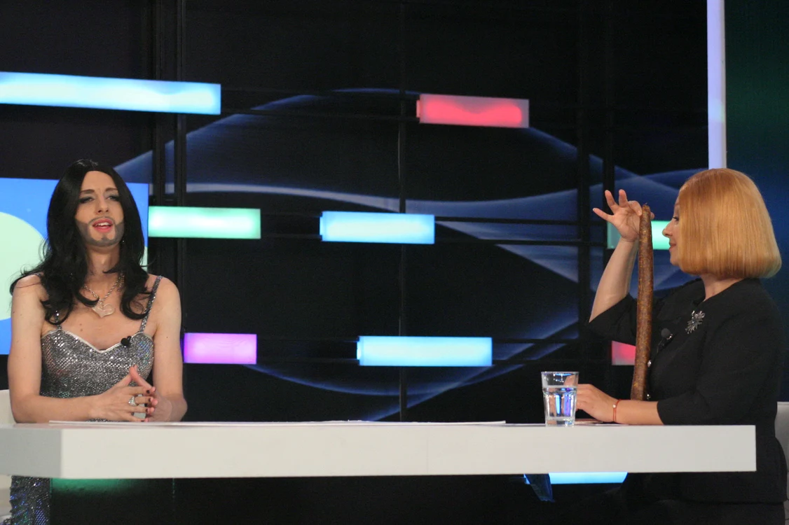 Conchita Wurst, invitata de Andreea Esca la Ştiri