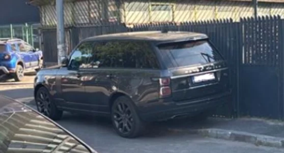 A reclamat o parcare ilegală și s-a trezit cu amendă FOTO: Reddit