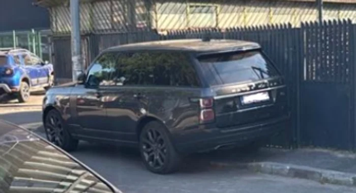 A reclamat o parcare ilegală și s-a trezit cu amendă FOTO: Reddit