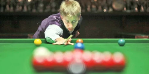 Copiii sunt printre cei mai ambiţioşi jucători de  snooker  