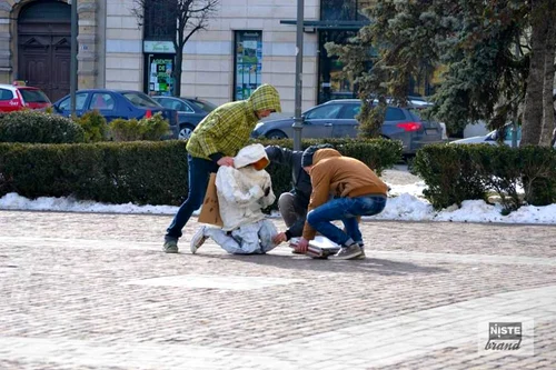 statuie protest 3