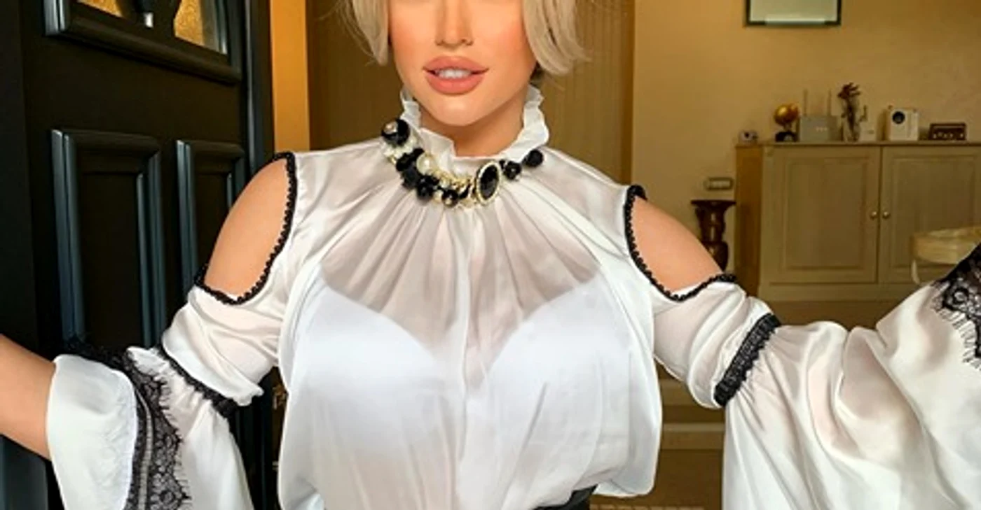 
    Diana Enache  