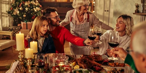 masa de craciun in familie jpg