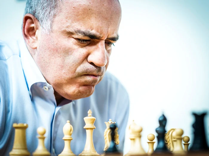 Garry Kasparov s a întors… dar nu complet jpeg