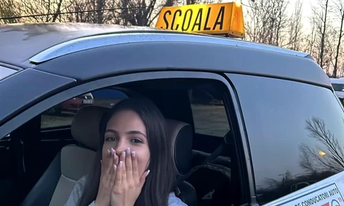  Roxana Ciuhulescu (45 de ani) este tare mândră de fiica ei de 16 ani, Ana Cleopatra