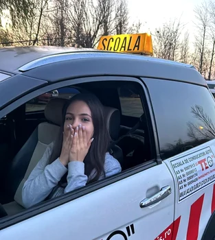 Roxana Ciuhulescu (45 de ani) este tare mândră de fiica ei de 16 ani, Ana Cleopatra