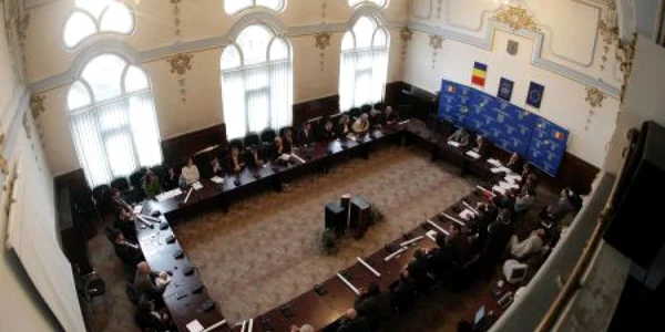 Cluj: Şedinţă a „guvernului judeţean”