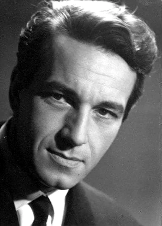 În 1962, Sergiu Nicolaescu joacă în ”Memoria Trandafirului”. Succesul acestui film a fost neașteptat și s-a difuzat la Paris, de Crăciun, timp de 10 ani