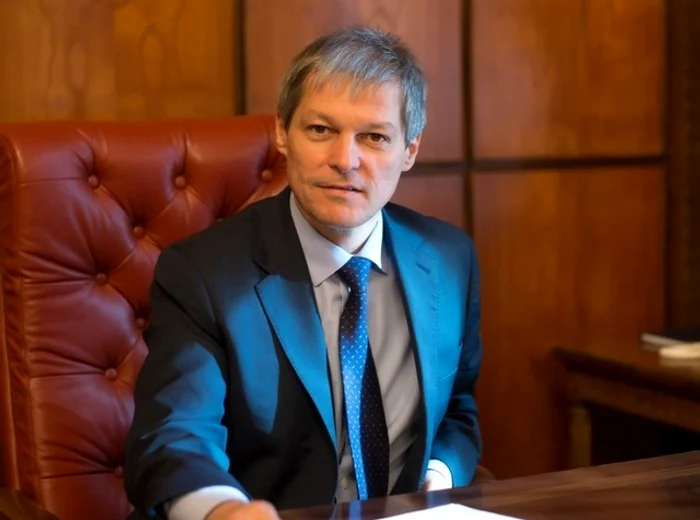 
    Dacian Cioloș trebuie să dea socoteală pentru acțiunile ANAF, aflat în subordinea GuvernuluiFoto: arhiva personală  